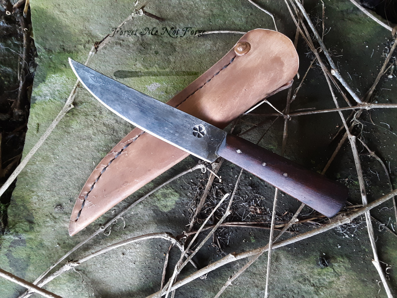 English half tang trade knife with cherry handle