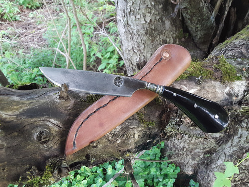 18th Century style gentleman’s belt knife with black horn handle 18th Century style gentleman’s belt knife with black horn handle