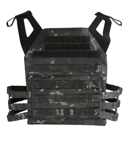 Kombat UK - Buckle-Tek Jump Tactical Plate Carrier in Black Camouflage