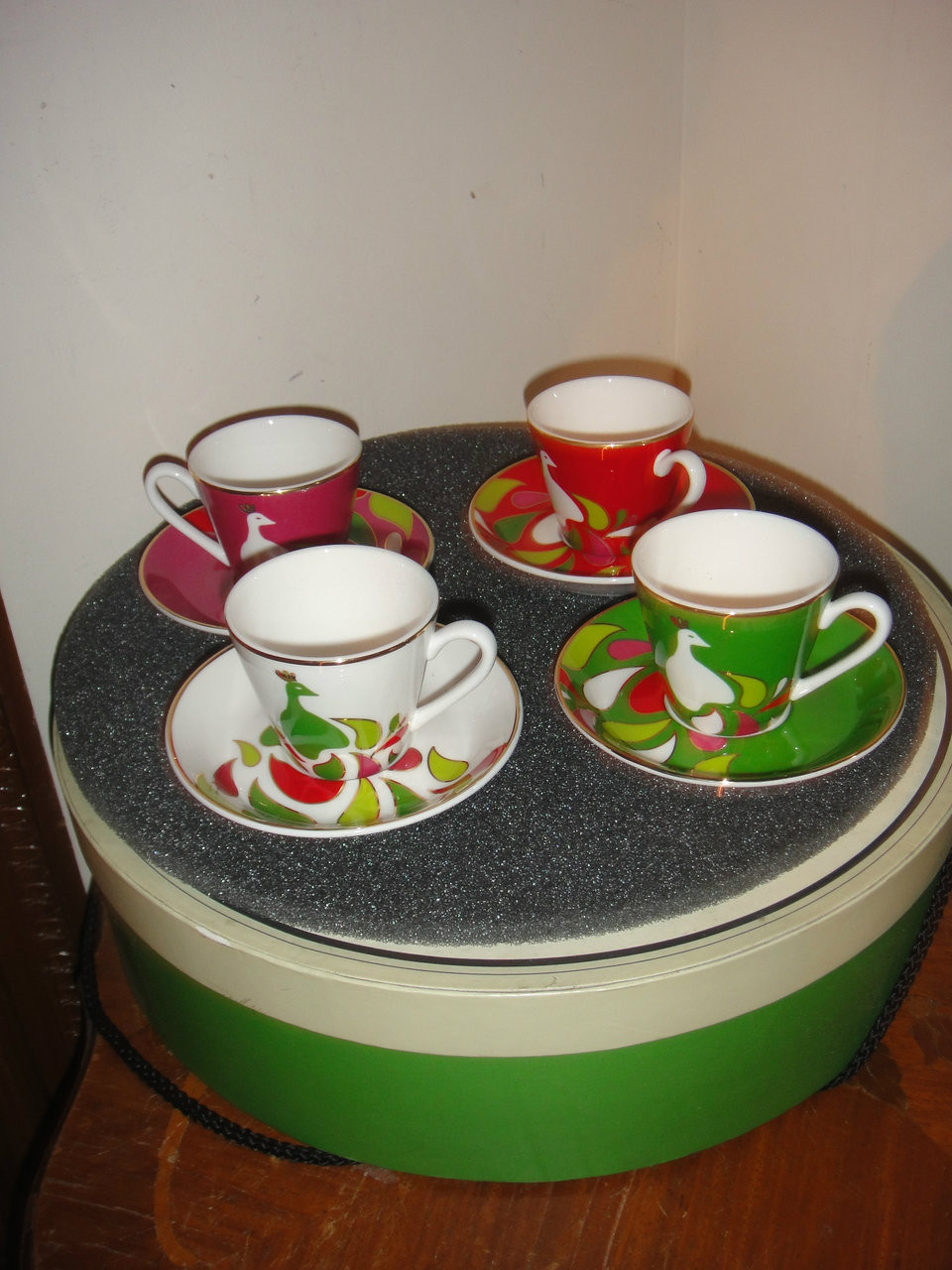 Kate Spade Festive Peacock Demitasse Cups And Saucers Set of 4