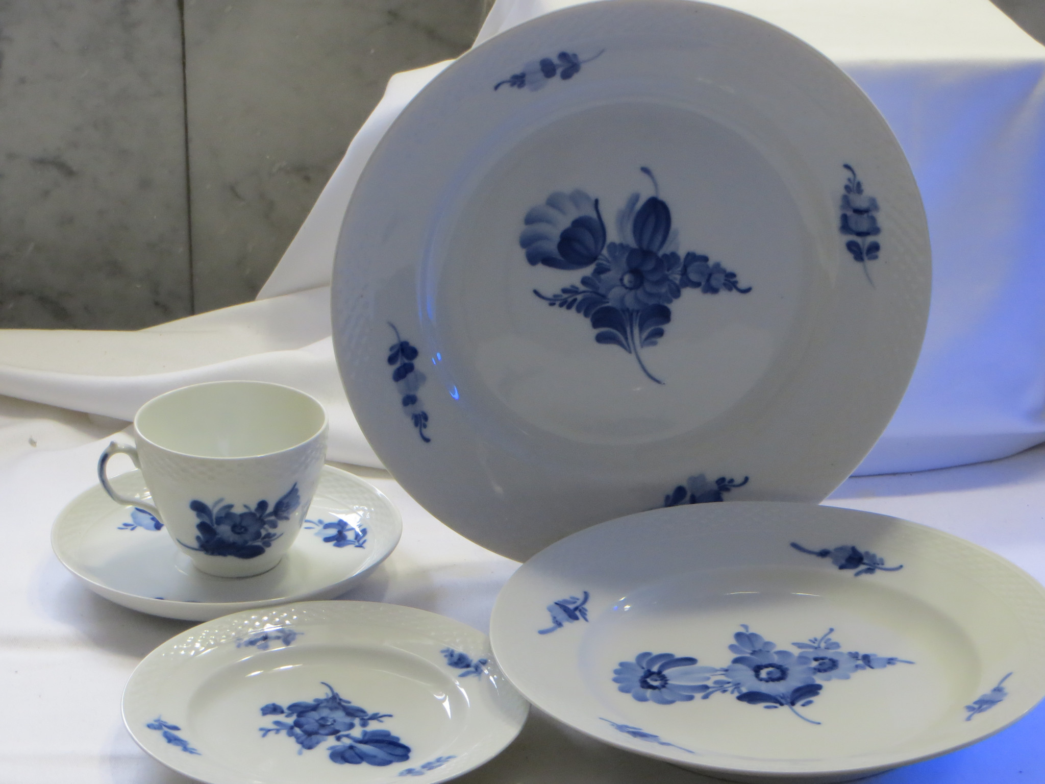 Early Royal Copenhagen 10/8097 5P Dinner Set Porcelain Blue Flower braided  EUC