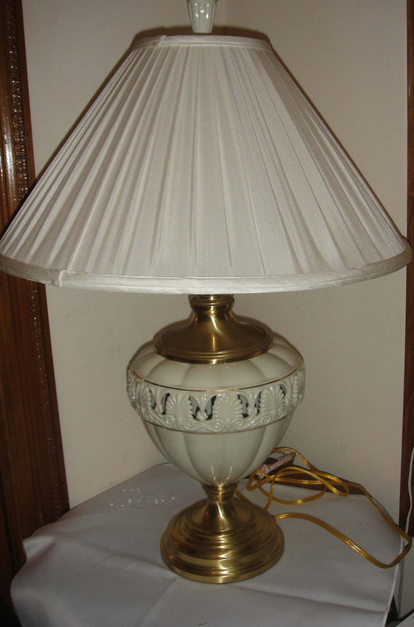 Lenox Quiozel Athenian Table Lamp Brass Finish New