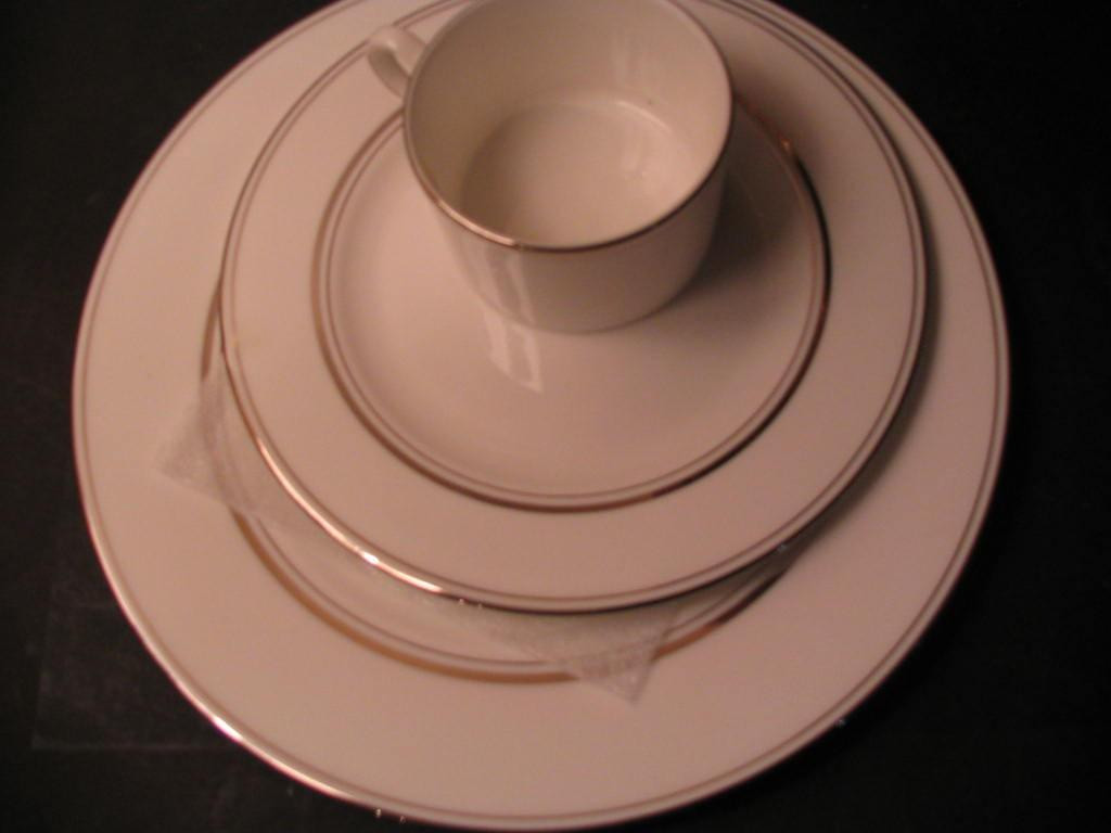 Kate Spade new york "Library Lane Platinum" China 24 Place Setting with