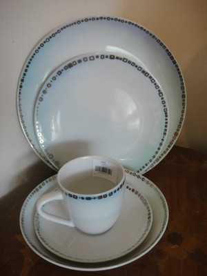 Sasaki Jazz 5pc Place Setting Porcelain China by Paula Zanger 