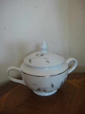 Ralph Lauren Sophia Floral Covered Sugar Bowl With Lid 