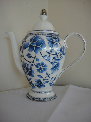 Richard  Ginori  " Blue Jasmine" Coffeepot & Lid 