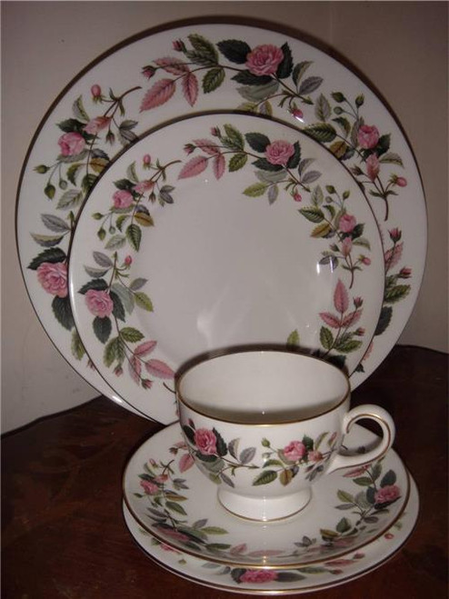 Wedgwood Hathaway Rose  Gold Complete 89 Piece China Set for 12 