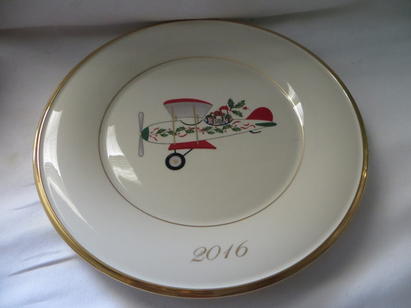 Lenox  Annual 2016 Holiday Airplane  Accent Plate New