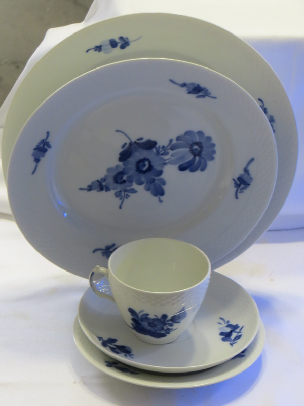 Royal Copenhagen  5P Dinner Set Porcelain Blue Flower Braided 