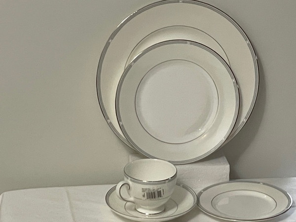 Wedgwood Notting Hill 5PC Dinnerware Set