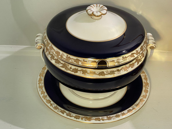 Soup Tureen & Lid w/Underplate Whitehall (Item 4200 Mazarine Blue Band) WEDGWOOD