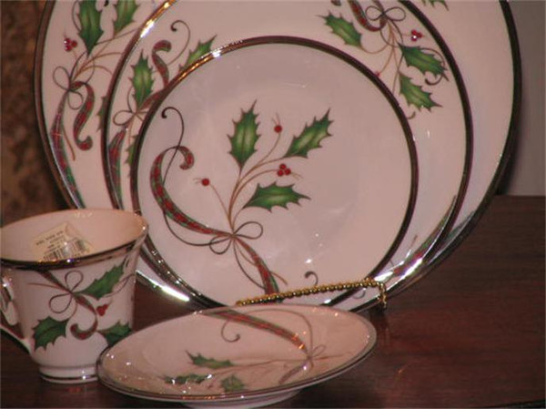 Holiday Nouveau White 