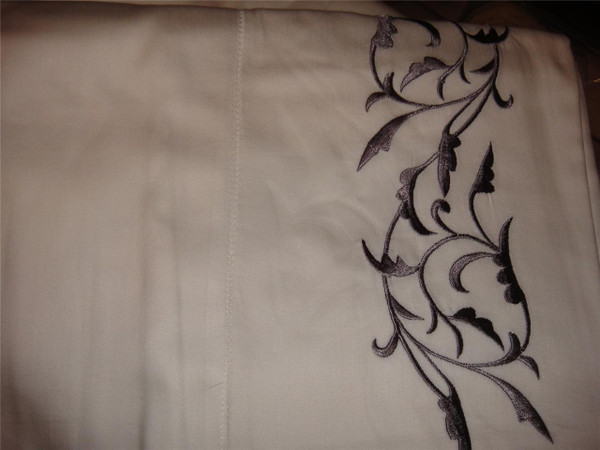 Sferra Mimi Queen Sheet Set Ivory Plum 4PC New 