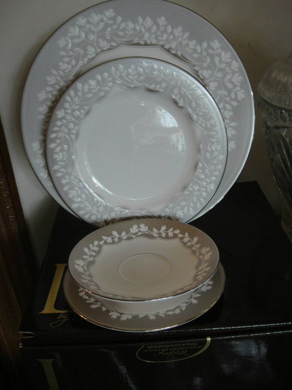 Lenox Nature's Vows Bone China 5-Piece Dinnerware Made in USA