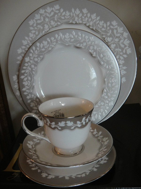 Lenox Nature's Vows Bone China 5-Piece Dinnerware Made in USA