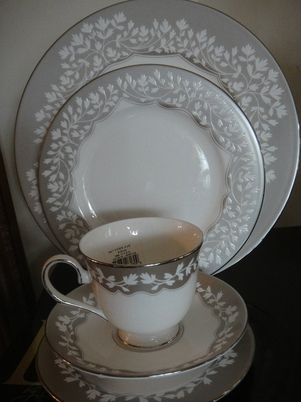 Lenox Nature's Vows Bone China 5-Piece Dinnerware Made in USA