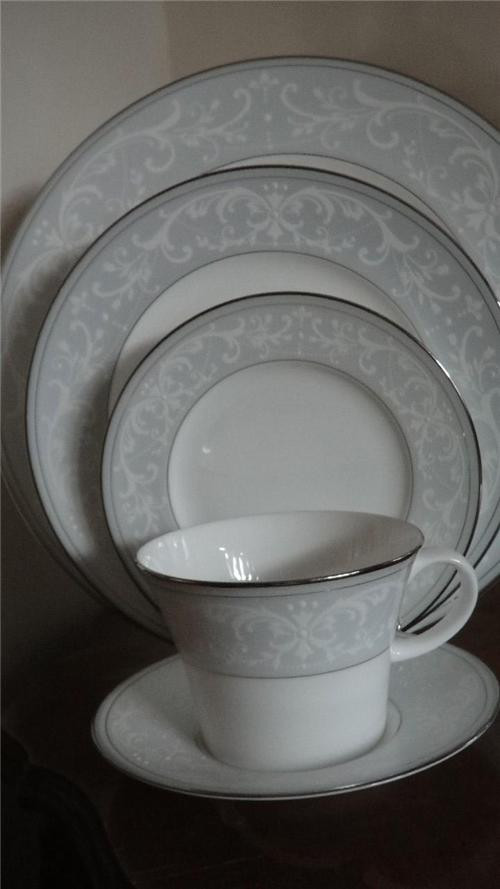 Nikko SKy Symphony Fine Bone China 5pc Place Setting New  