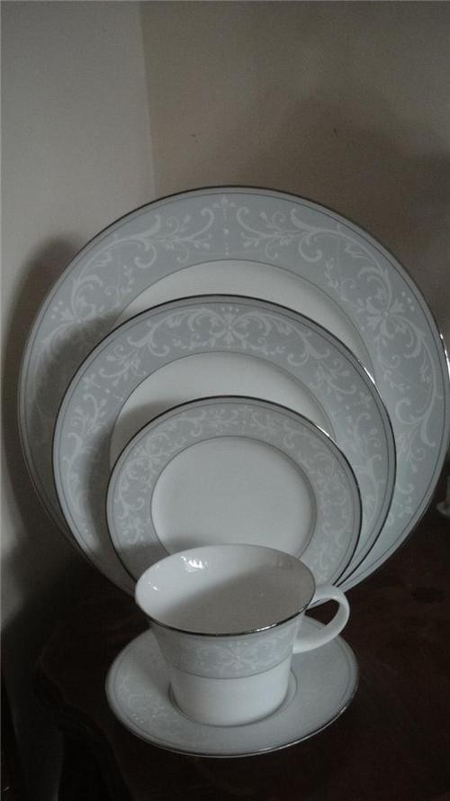 Nikko SKy Symphony Fine Bone China 5pc Place Setting New  