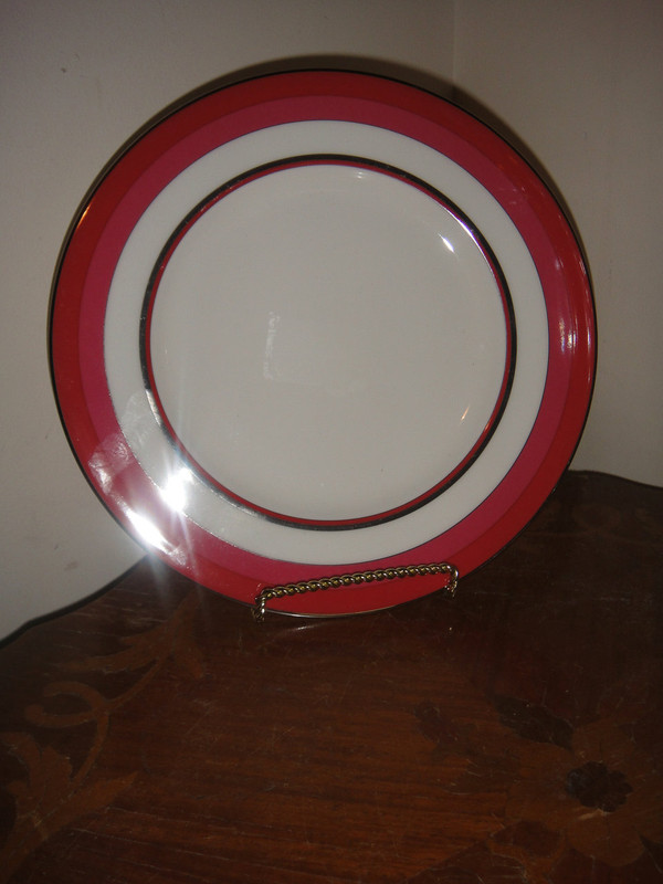Kate Spade Library Lane Platinum  Coral 9 " Accent  Plate 