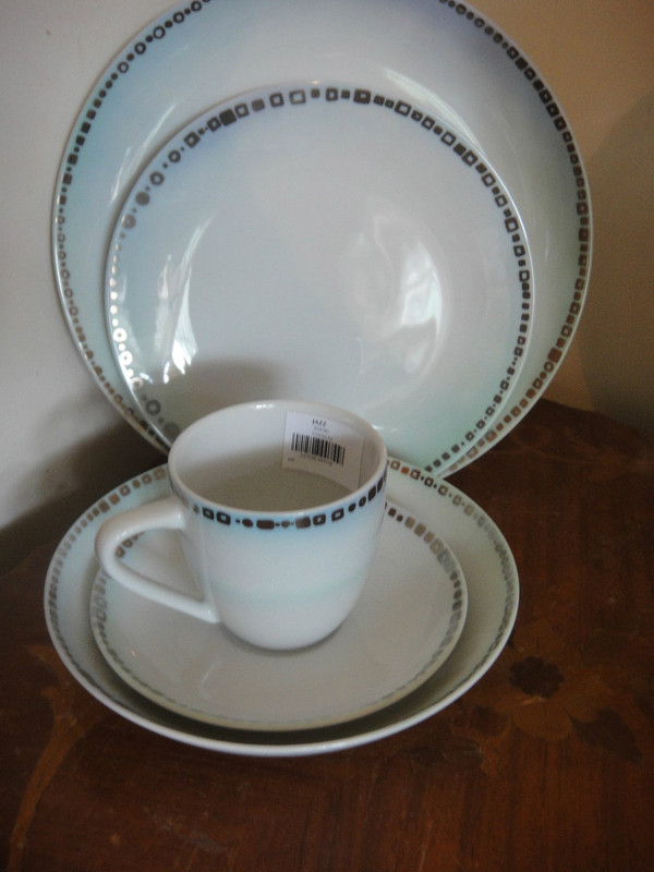 Sasaki Jazz 5pc Place Setting Porcelain China by Paula Zanger 
