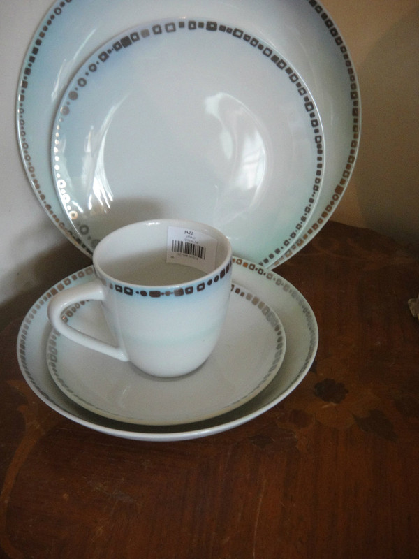 Sasaki Jazz 5pc Place Setting Porcelain China by Paula Zanger 