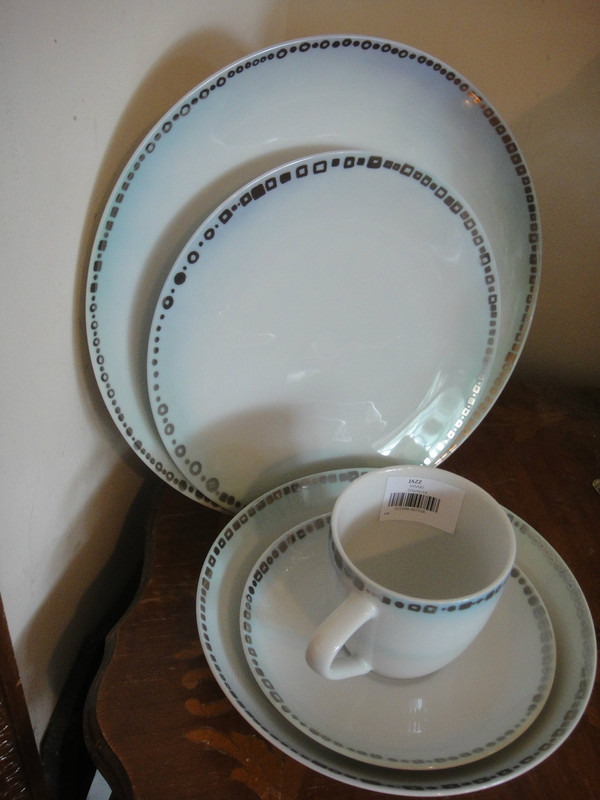 Sasaki Jazz 5pc Place Setting Porcelain China by Paula Zanger 