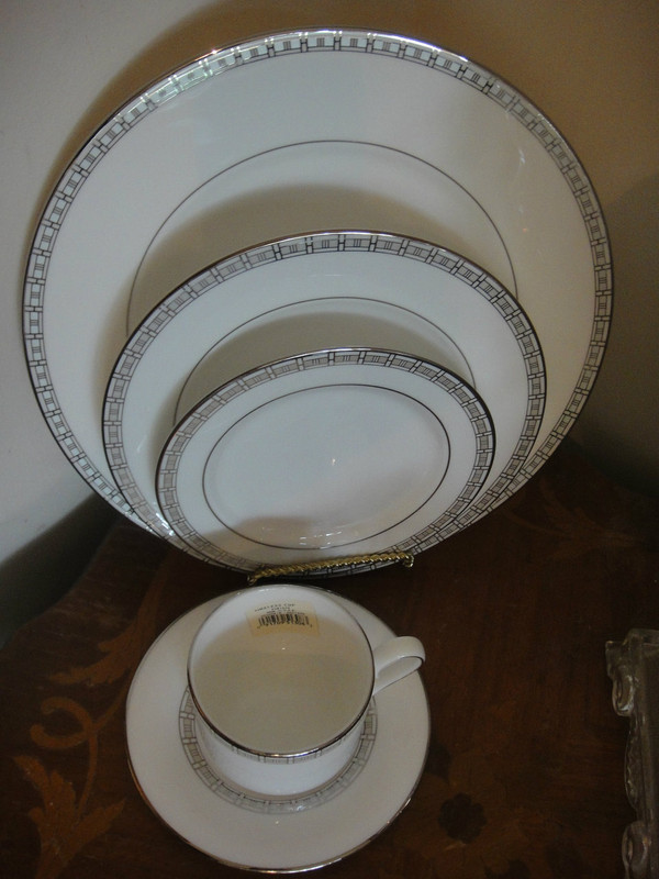 Lenox Timeless China Platinum Banded 5-Piece Place Setting