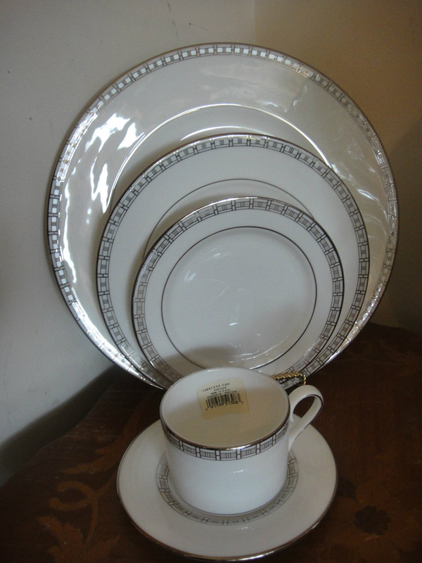 Lenox Timeless China Platinum Banded 5-Piece Place Setting