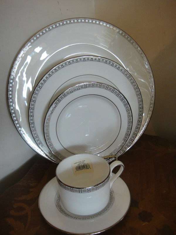 Lenox Timeless China Platinum Banded 5-Piece Place Setting