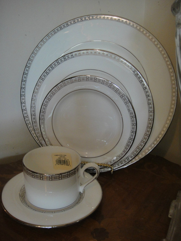 Lenox Timeless China Platinum Banded 5-Piece Place Setting