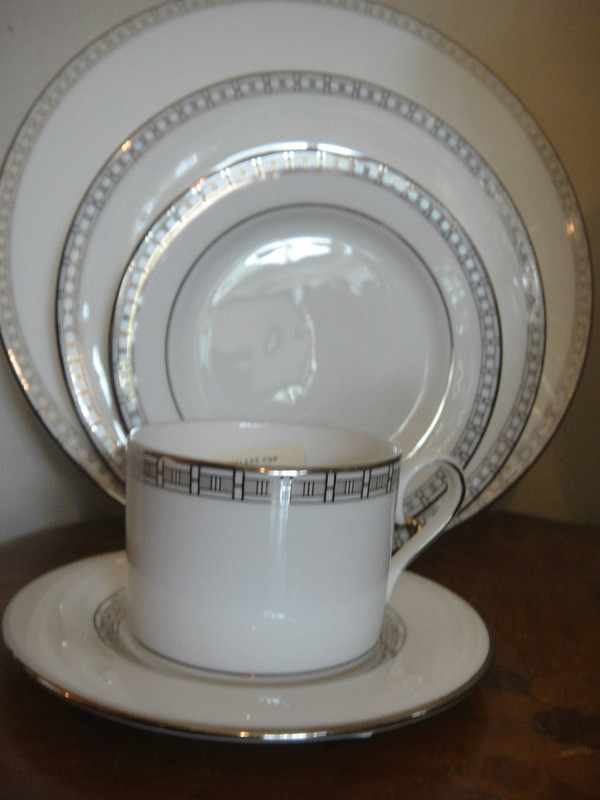 Lenox Timeless China Platinum Banded 5-Piece Place Setting