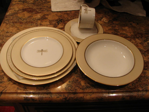 Kate Spade June Lane Gold Dragonfly 5 pc Place Set New