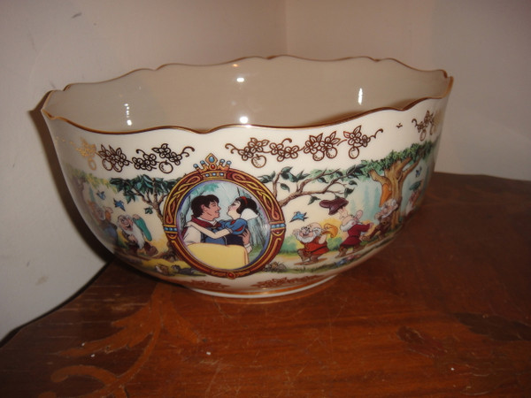 Disney's Snow White Limited Edition Anniversary Bowl By Lenox