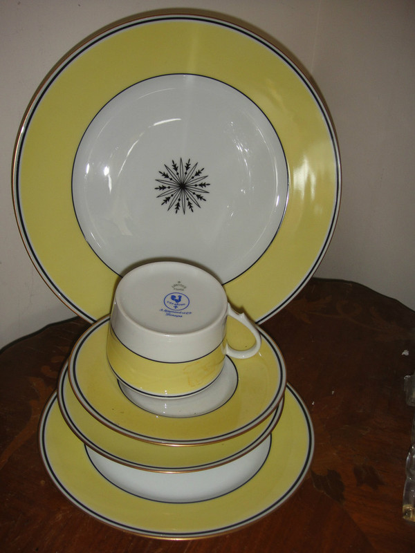 A. Raynaud et cie Limoges France Ceralene 'Directorie" Dinnerware for(1) 5 pcs