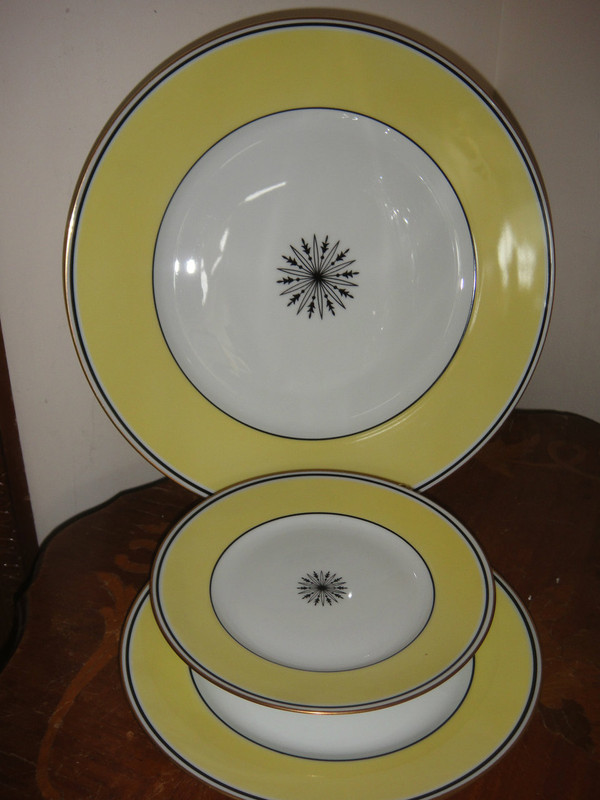 A. Raynaud et cie Limoges France Ceralene 'Directorie" Dinnerware for(1) 5 pcs