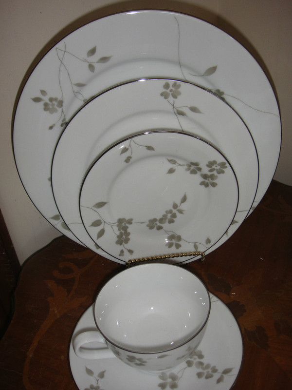 Sophia Floral Fine China by Ralph Lauren 5 Pc Place Setting