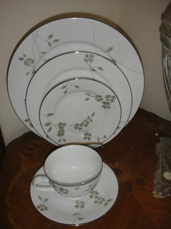 Sophia Floral Fine China by Ralph Lauren 5 Pc Place Setting