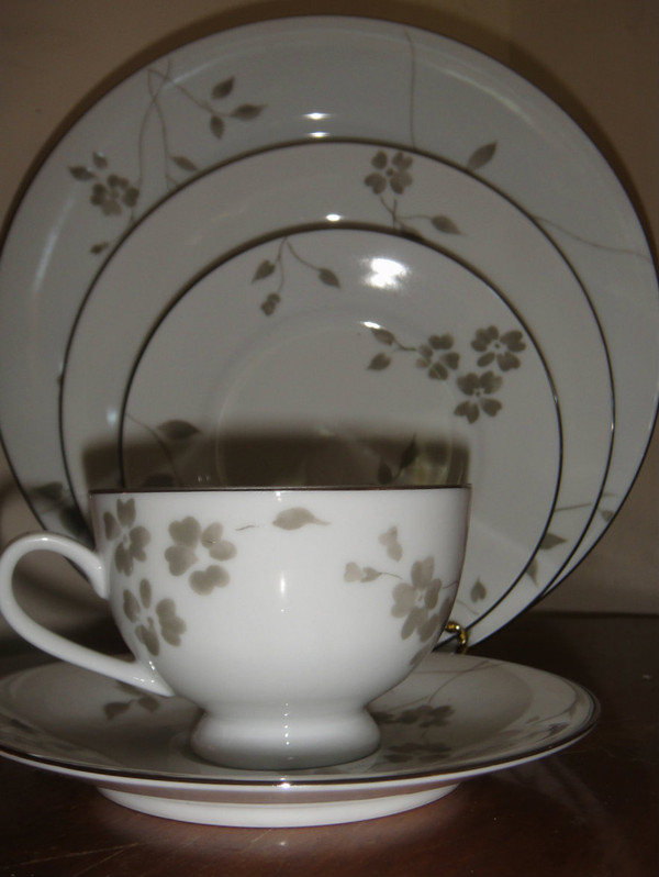 Sophia Floral Fine China by Ralph Lauren 5 Pc Place Setting