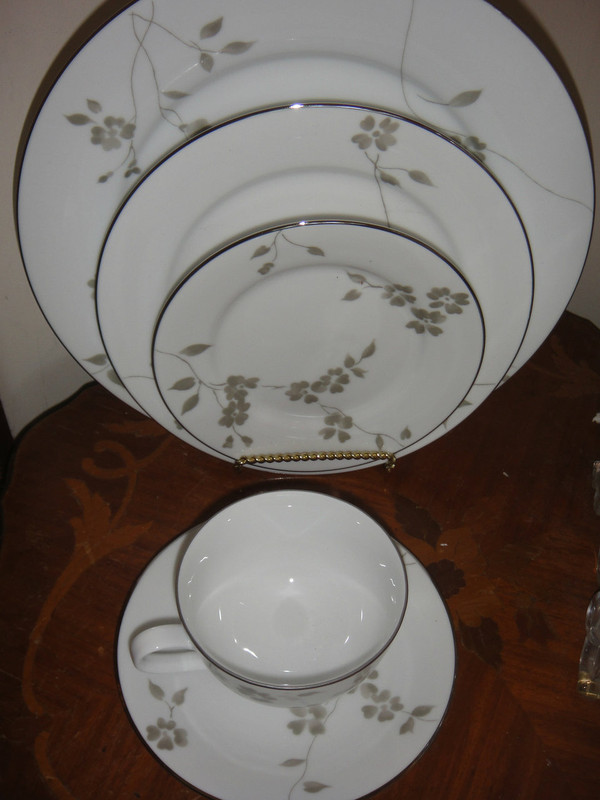 Sophia Floral Fine China by Ralph Lauren 5 Pc Place Setting