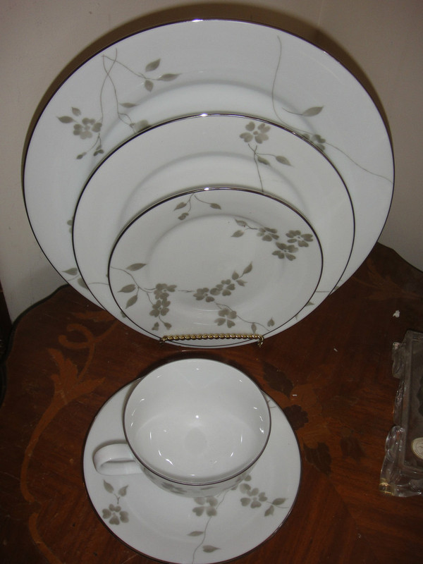 Sophia Floral Fine China by Ralph Lauren 5 Pc Place Setting