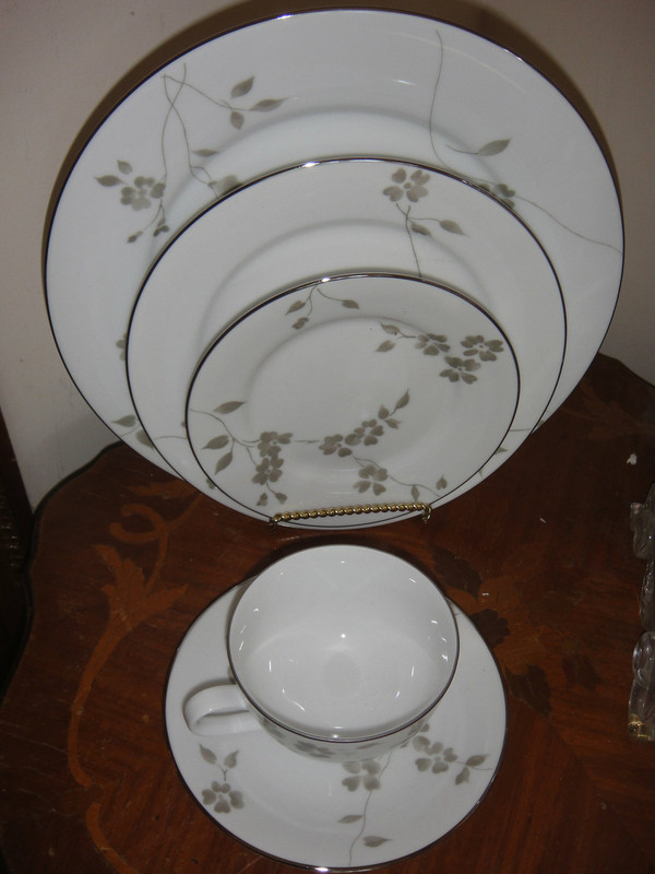 Sophia Floral Fine China by Ralph Lauren 5 Pc Place Setting