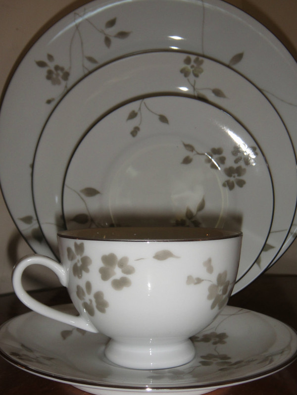 Sophia Floral Fine China by Ralph Lauren 5 Pc Place Setting