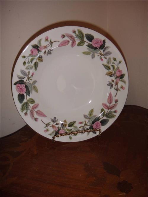 Wedgwood Hathaway Rose  Gold Complete 89 Piece China Set for 12 