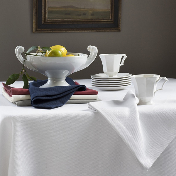 Sferra Squire 90 inch Round Tablecloth 