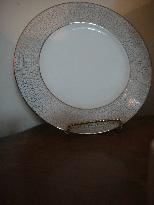 Kate Spade June Lane Platinum 9 inch Accent Plate  