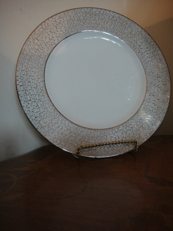 Kate Spade June Lane Platinum 9 inch Accent Plate  