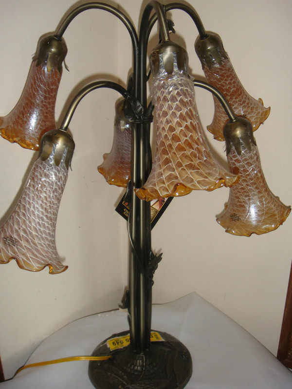 Dale Tiffany Connoisseur Collection Favrile Tulip Lamp 24"