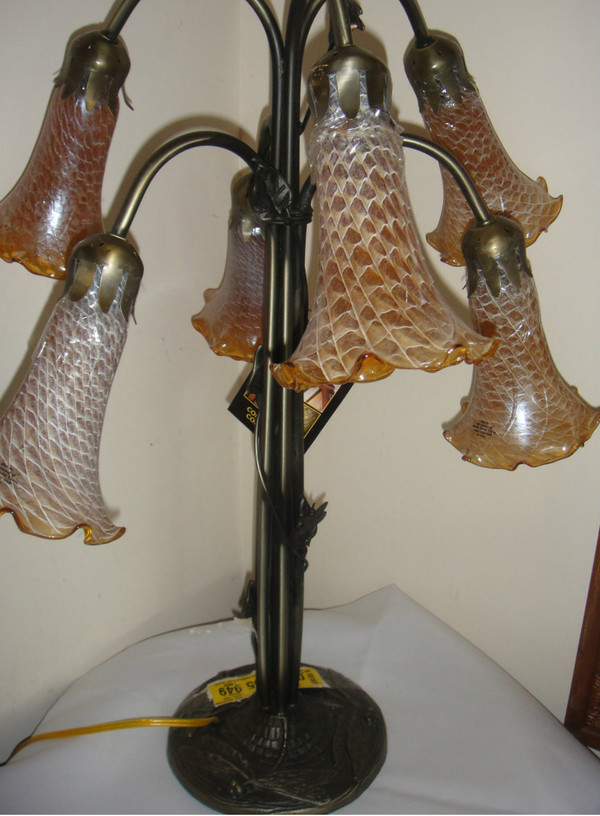 Dale Tiffany Connoisseur Collection Favrile Tulip Lamp 24"