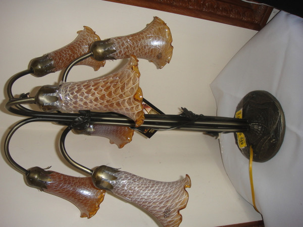 Dale Tiffany Connoisseur Collection Favrile Tulip Lamp 24"