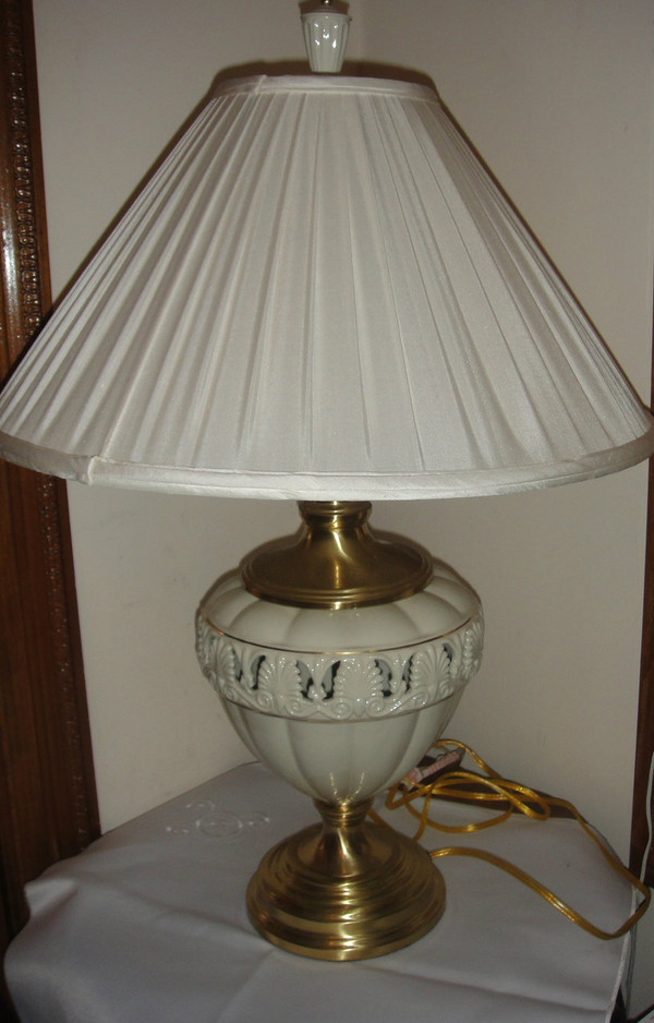 Lenox Quiozel Athenian Table Lamp Brass Finish New